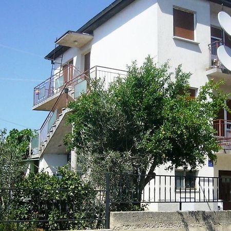 App Ingrid Apartment Pula Bagian luar foto