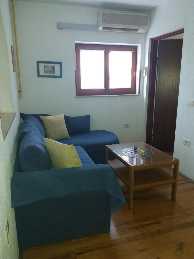 App Ingrid Apartment Pula Bagian luar foto