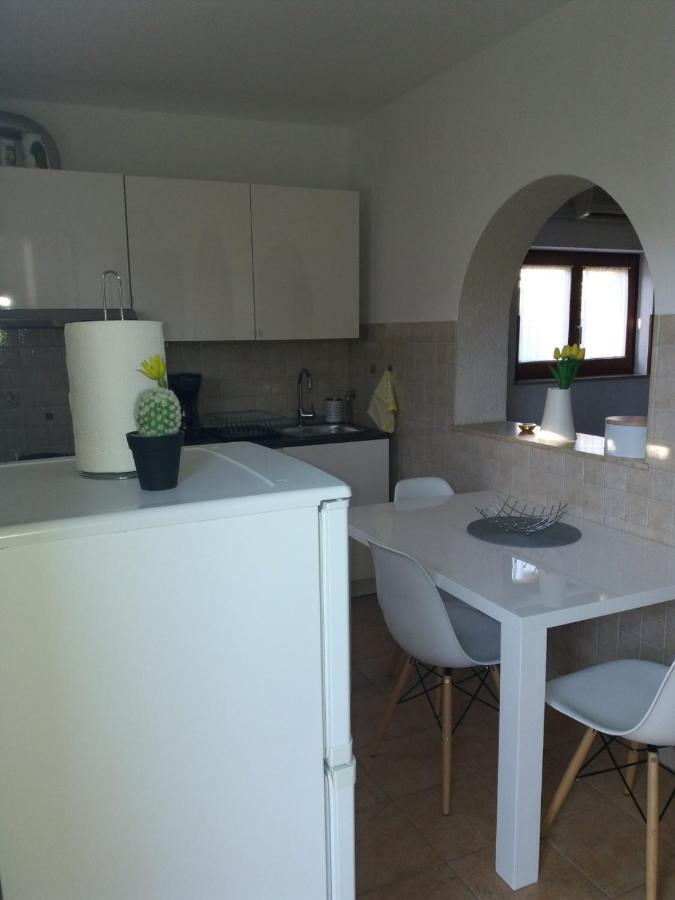 App Ingrid Apartment Pula Bagian luar foto